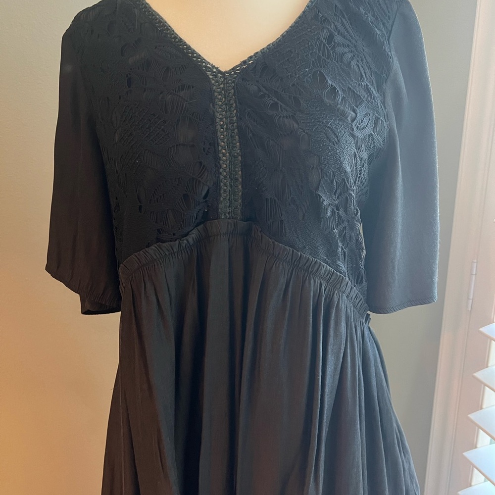 Doe & Rae Black blouse
